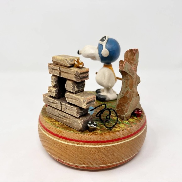 Rare Peanuts Flying Snoopy wood musical Figurine - Picture 5 of 7
